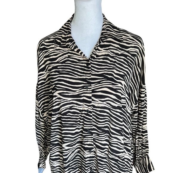 & Other Stories - Zebra Striped Oversized Button Down Blouse Shirt Sz 0 - Picture 4 of 10